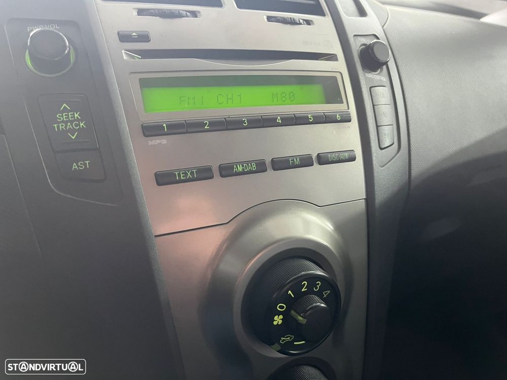 Toyota Yaris 1.4 D-4D AC - 21