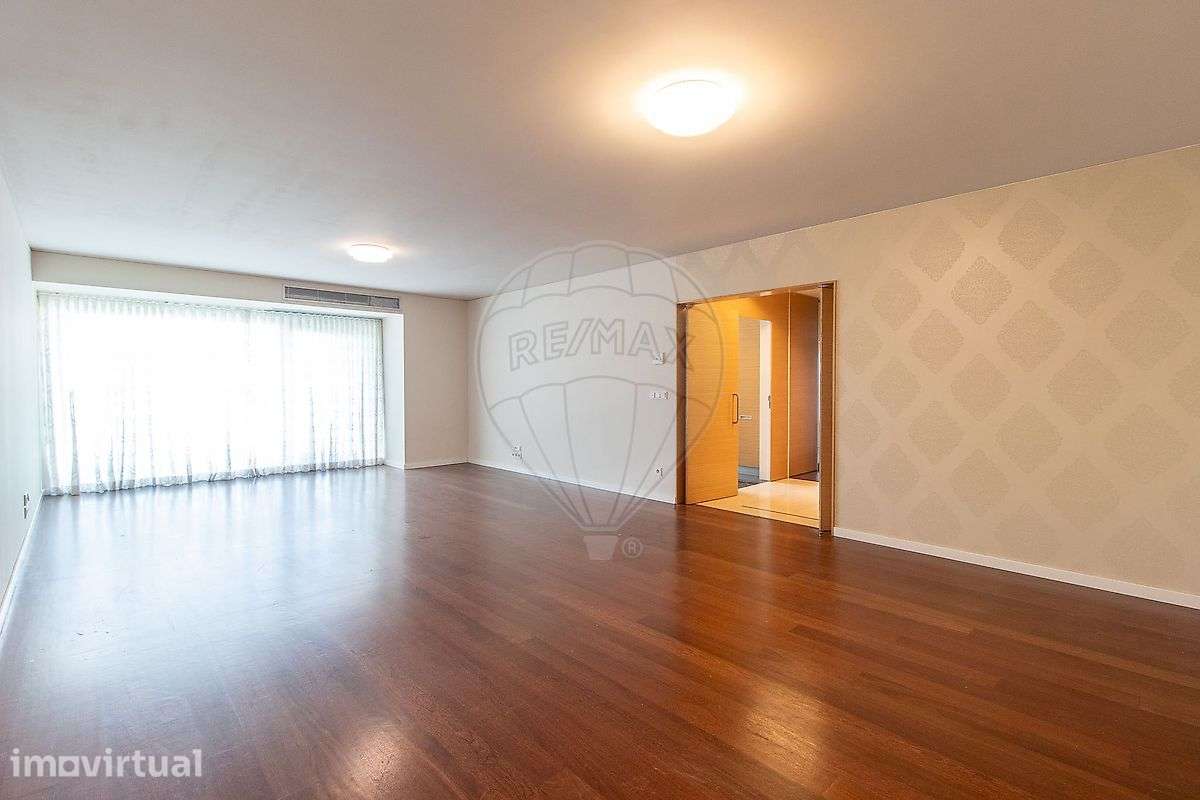 Apartamento T4 para arrendamento - Grande imagem: 2/29