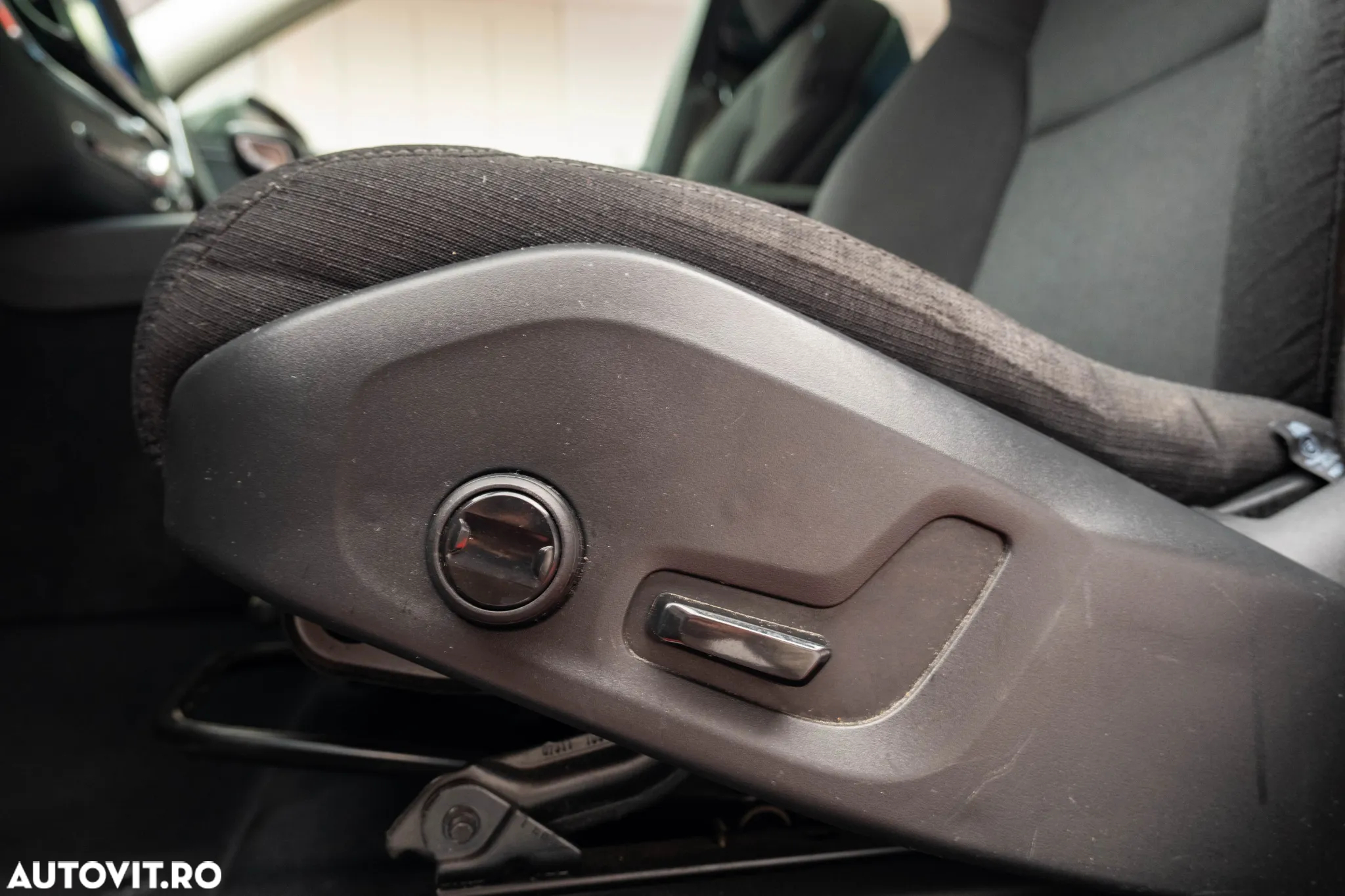 Volvo XC 60 D4 Momentum - 24
