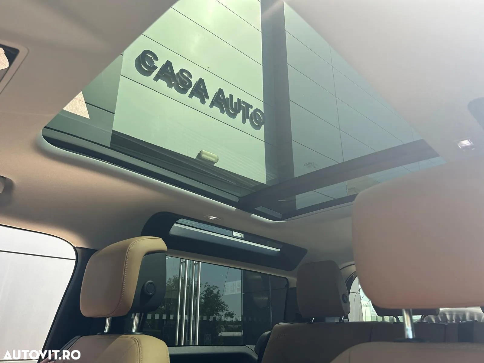 Land Rover Defender - 12