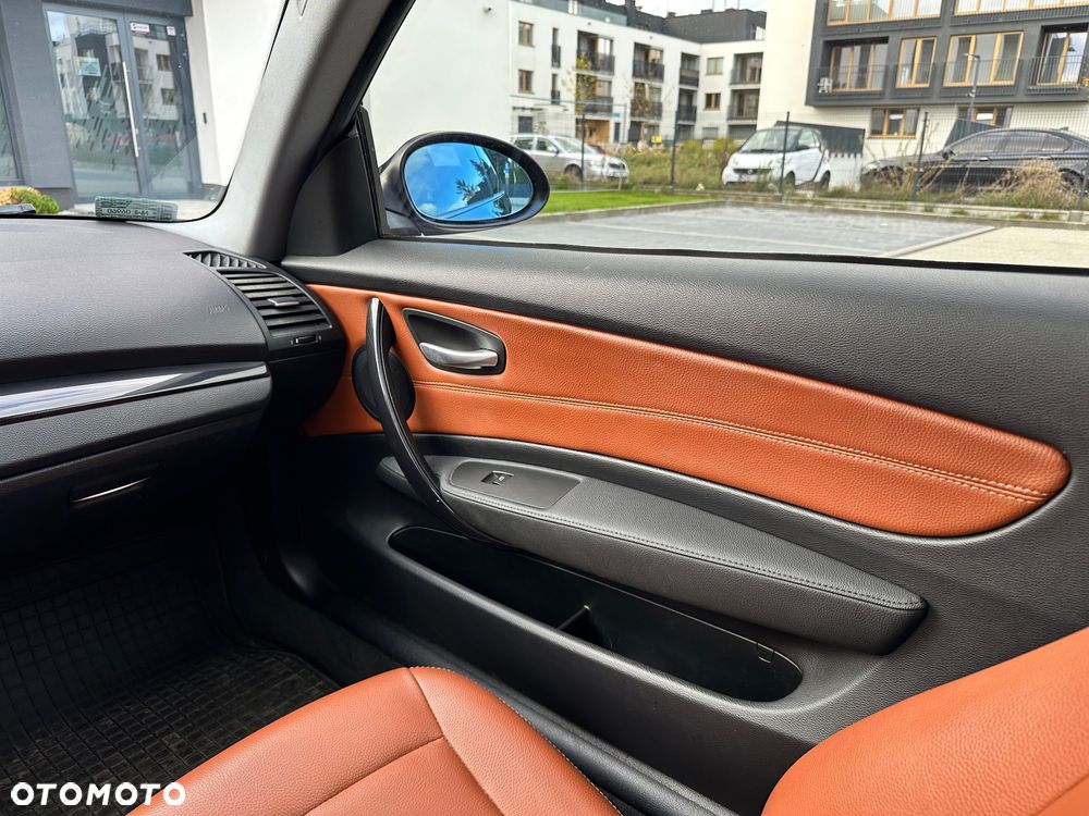 BMW Seria 1 120d - 32