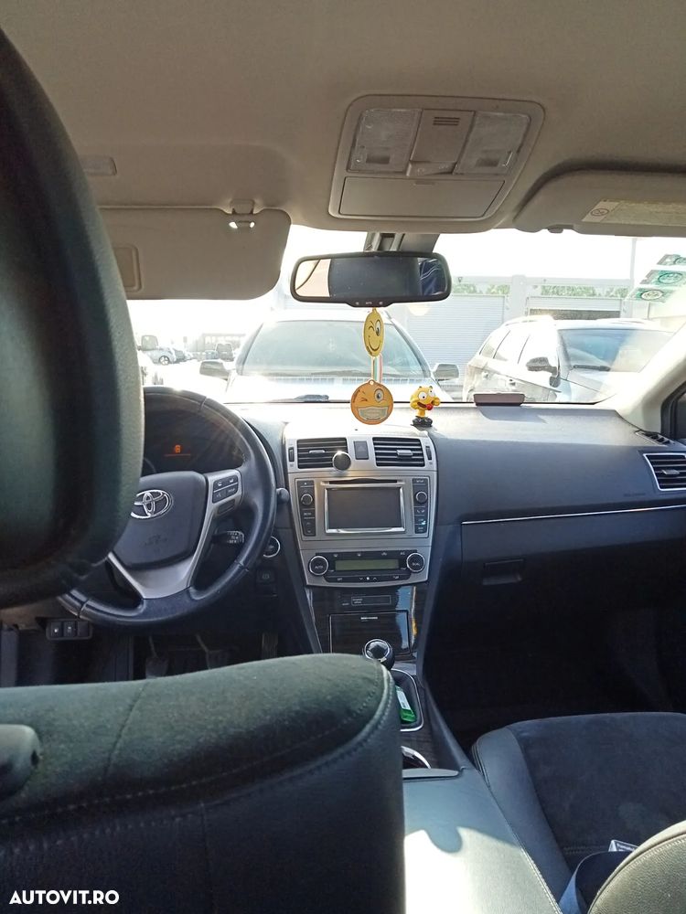 Toyota Avensis 2.0 D-4D Elegance - 12