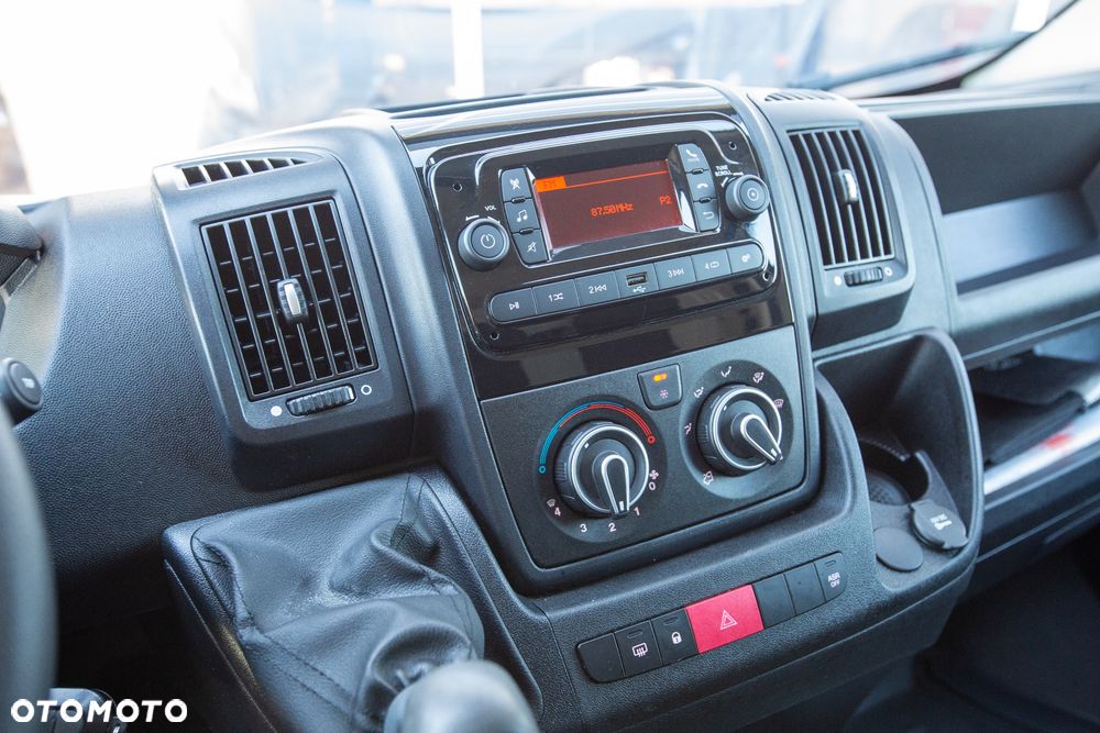 Peugeot Boxer 165KM 8ep KONTENER + WINDA dHollandia 750kg - 11