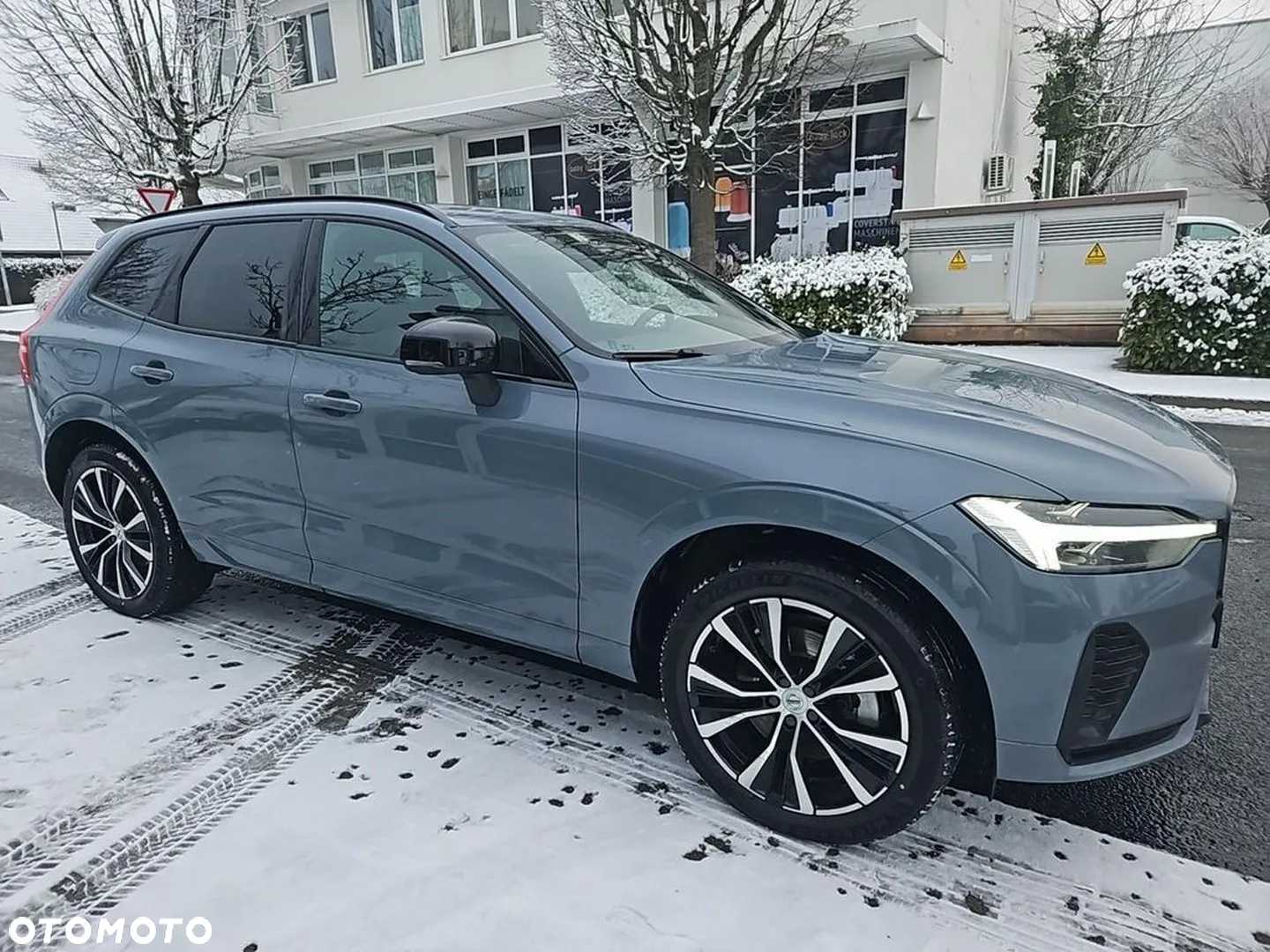 Volvo XC 60 B4 B Plus Dark - 3