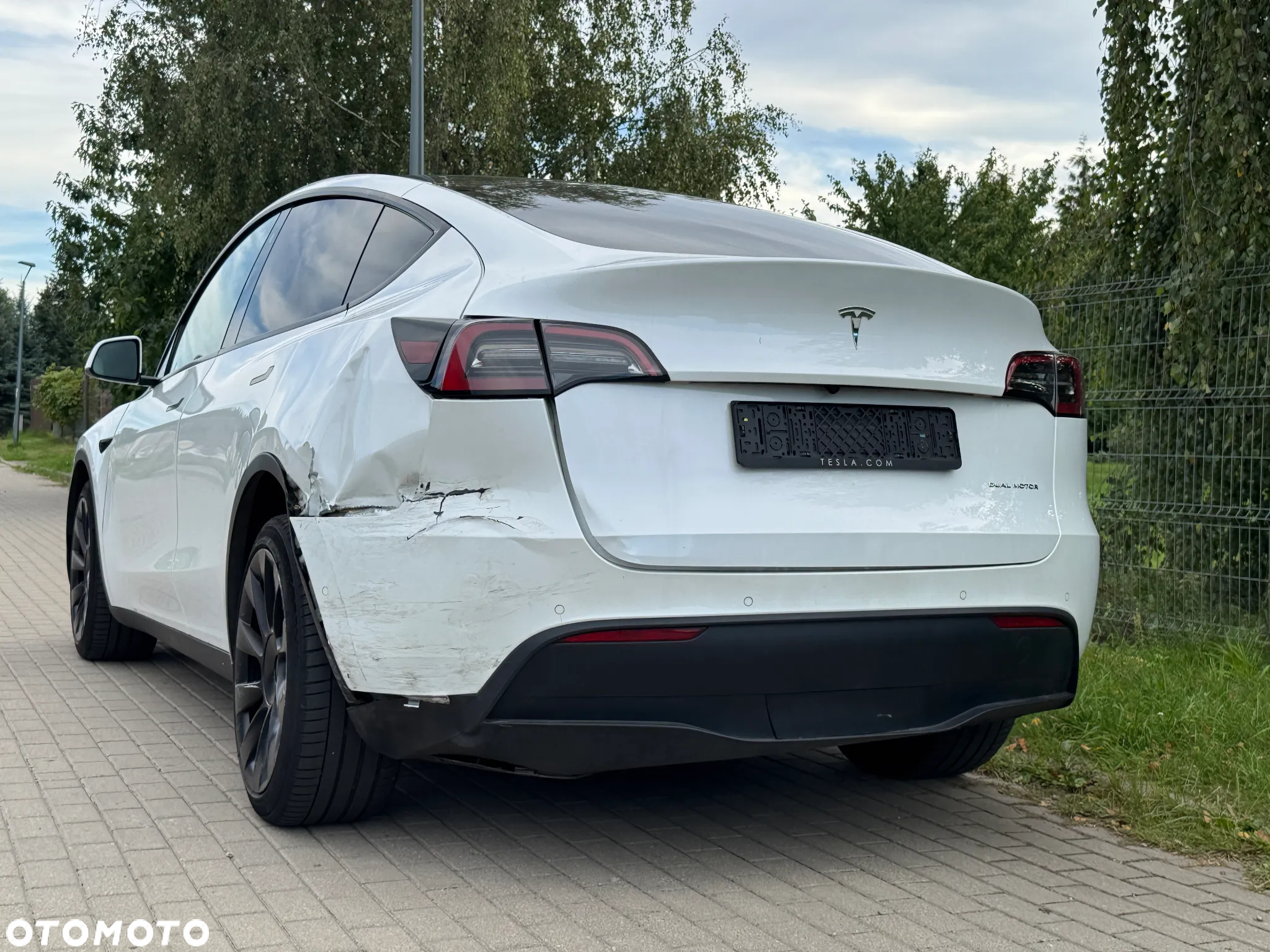 Tesla Y Model Long Range Dual Motor AWD - 8