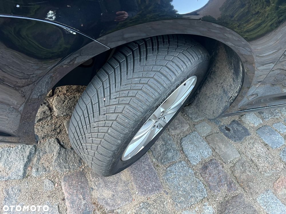 Volkswagen Touran 1.6 TDI DPF BlueMotion Technology Highline - 33