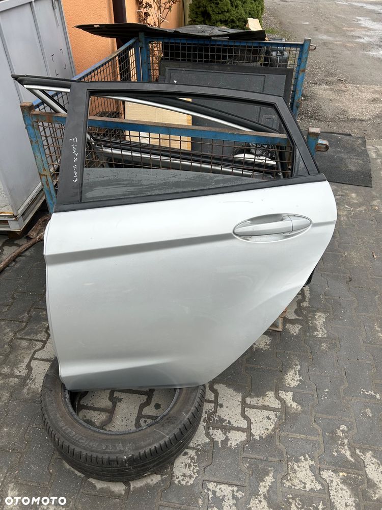 Ford fiesta Mk7 lift drzwi lewy tył 6C lewe tylne - 1