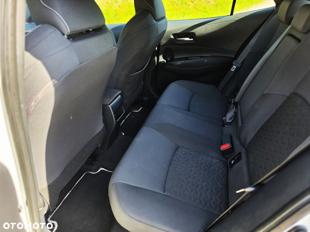 Toyota Corolla 1.8 Business Edition - 30