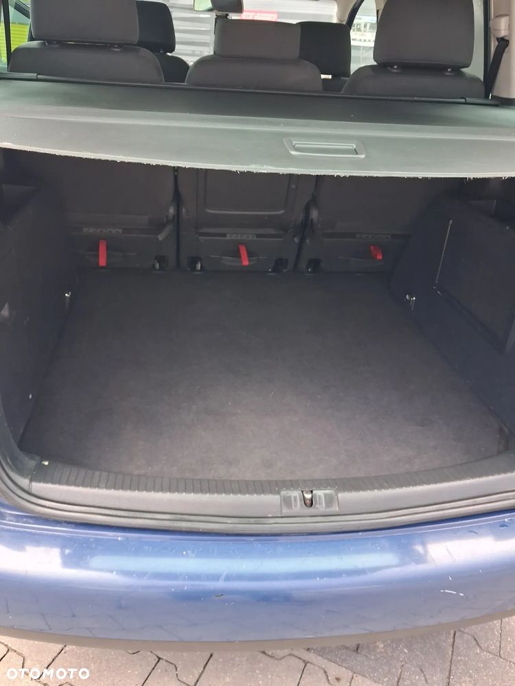 Volkswagen Touran 1.6 FSI Basis - 9