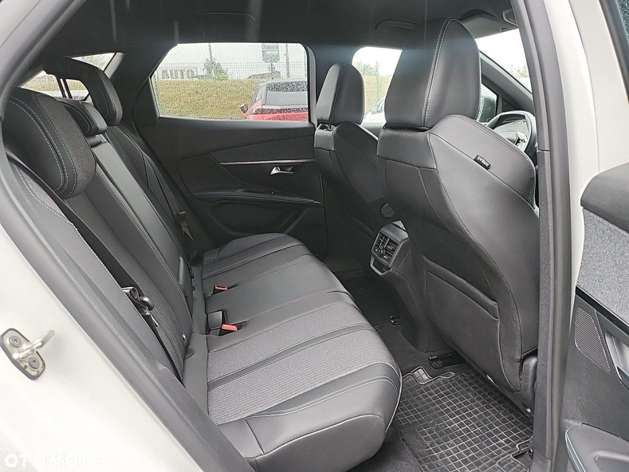 Peugeot 3008 1.2 PureTech Allure Pack S&S EAT8 - 13