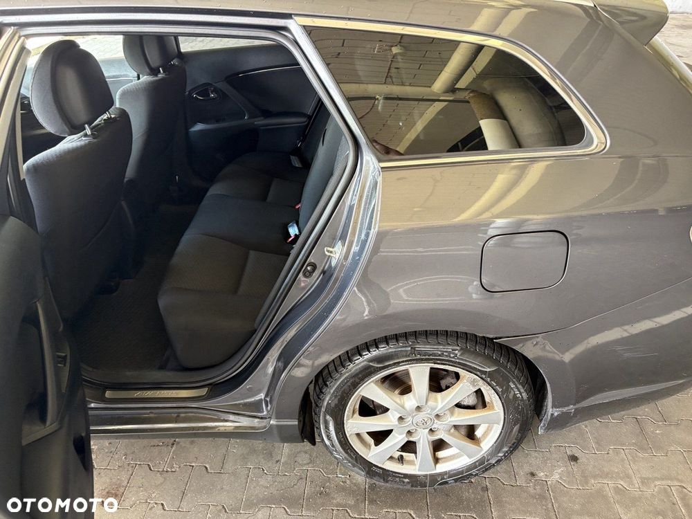 Toyota Avensis - 12