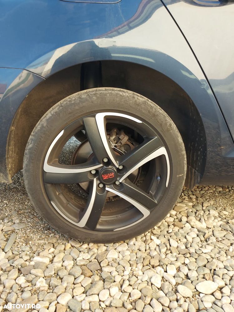 Volkswagen Golf 1.6 TDI BlueMotion Technology DSG Trendline - 32