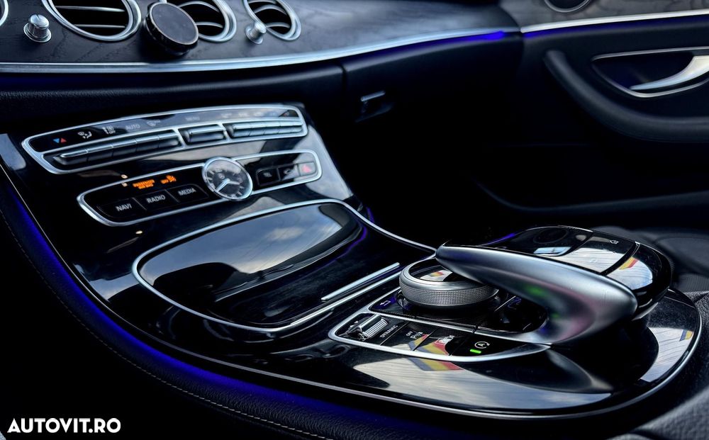 Mercedes-Benz E - 18