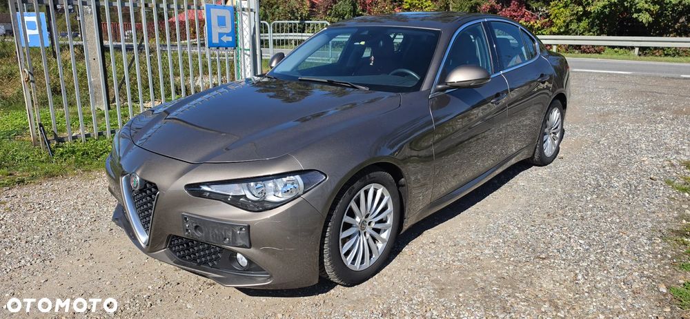 Alfa Romeo Giulia 2017 photo 2