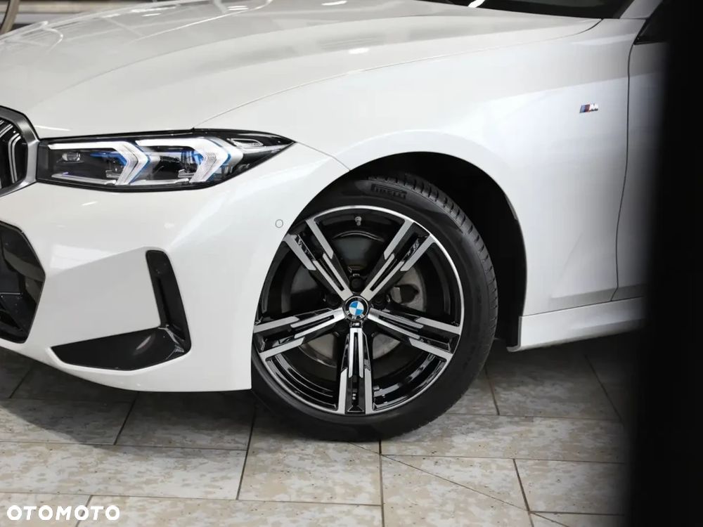 BMW Seria 3 330d xDrive mHEV M Sport - 3