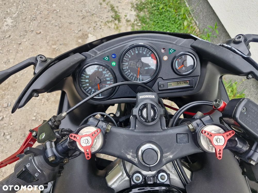 Honda CBR - 13