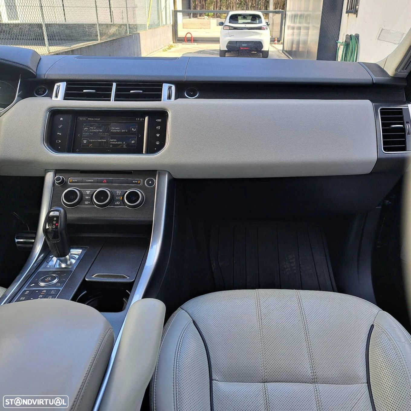 Land Rover Discovery Sport - 34