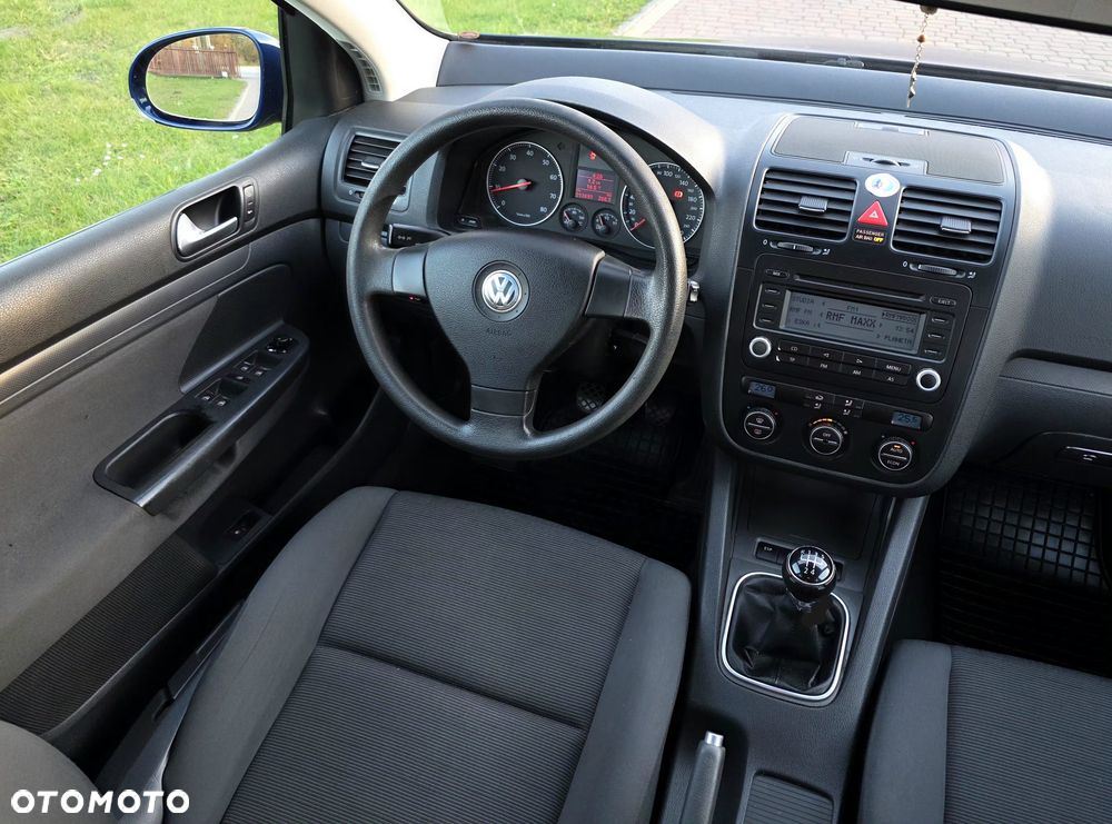 Volkswagen Golf - 23