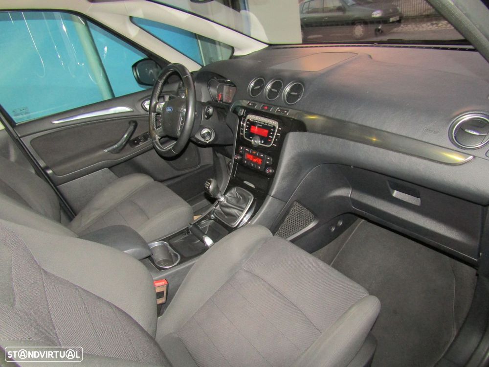 Ford S-Max 2.0 TDCi Titanium 7L 139g - 13