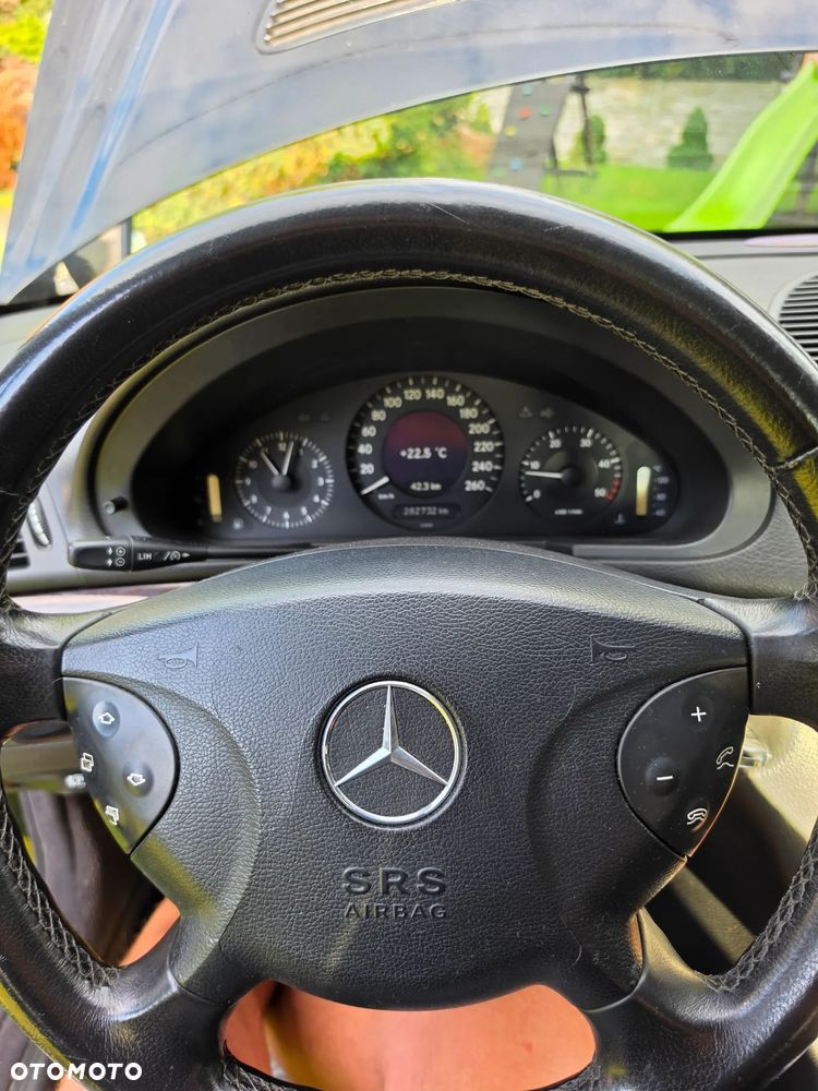 Mercedes-Benz Klasa E 220 CDI Classic - 11