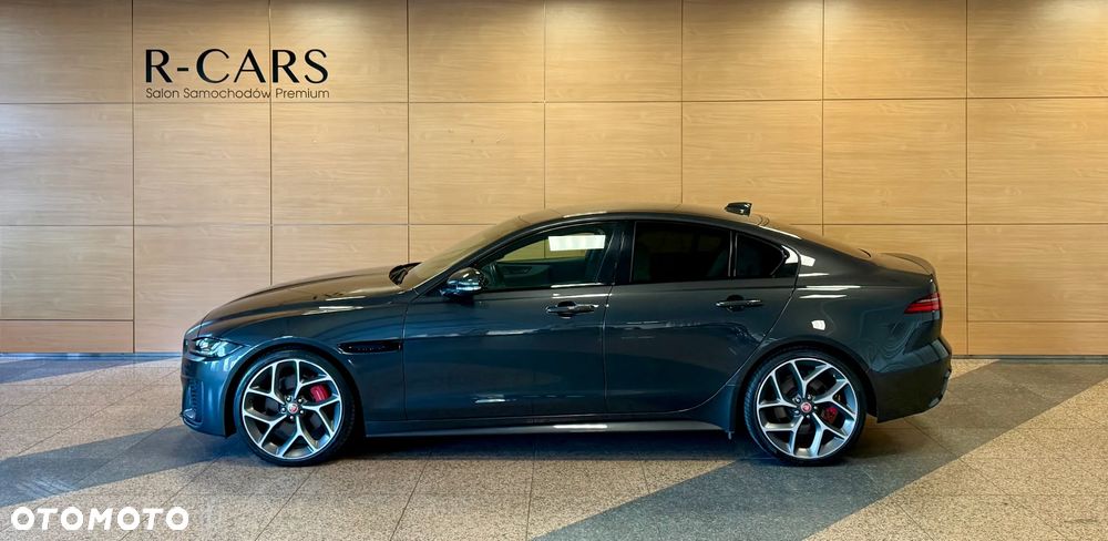 Jaguar XE - 5