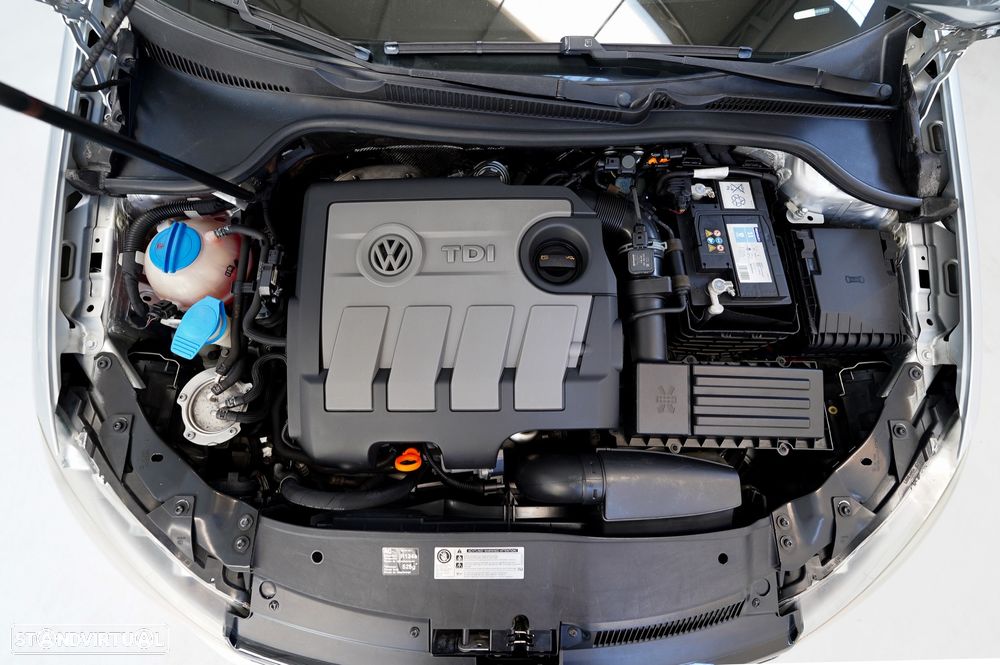 VW Golf 1.6 TDi Highline - 19