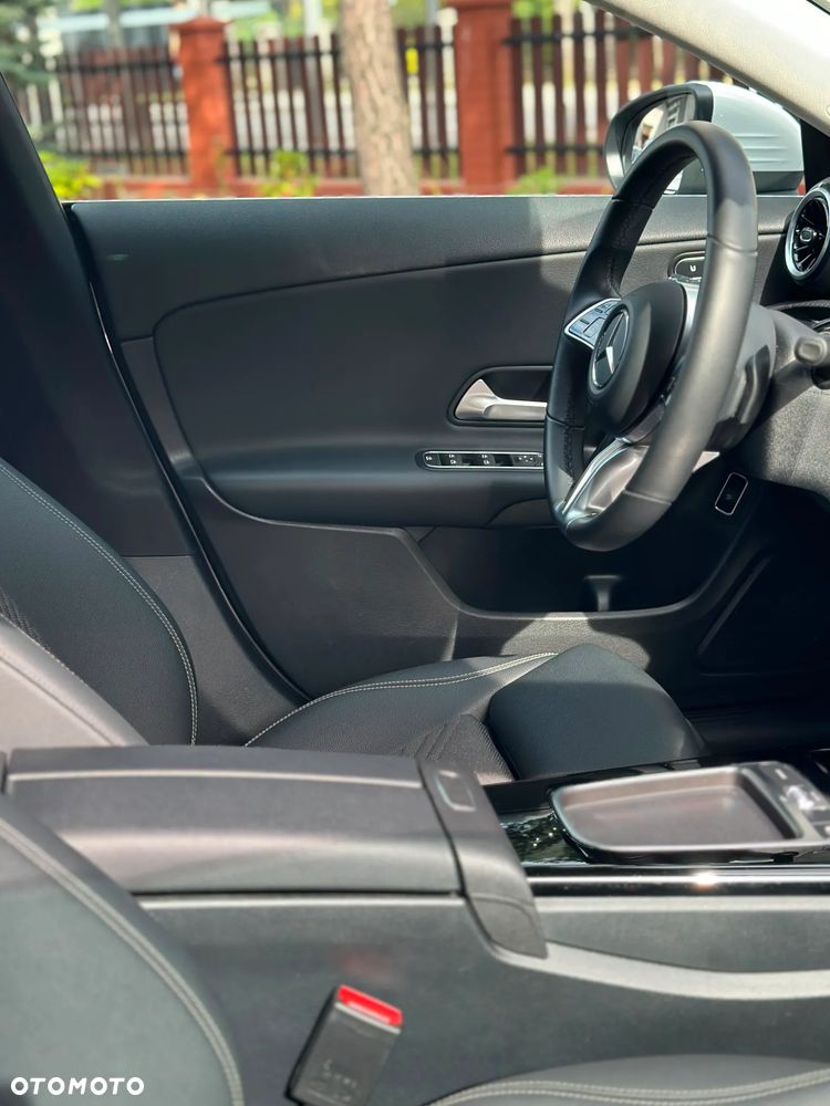 Mercedes-Benz CLA 200 mHEV 7G-DCT - 13