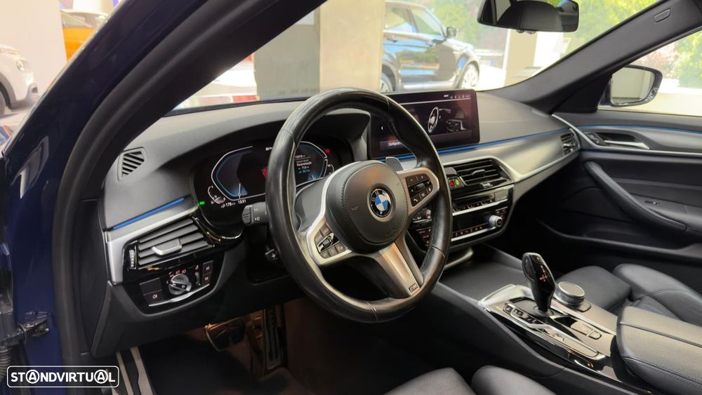 BMW 530 e Pack Desportivo M - 25