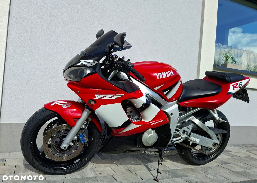 Yamaha R6
