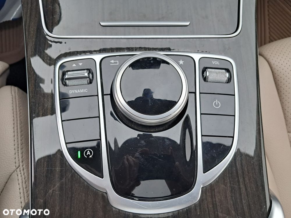 Mercedes-Benz Klasa C 300 7G-TRONIC - 31