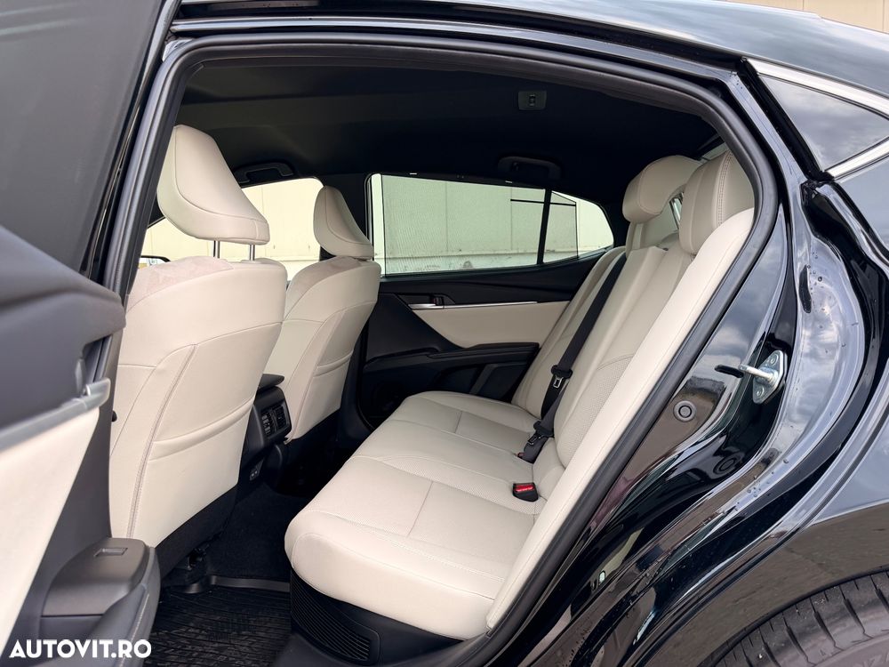 Toyota Camry 2.5 Exclusive - 11