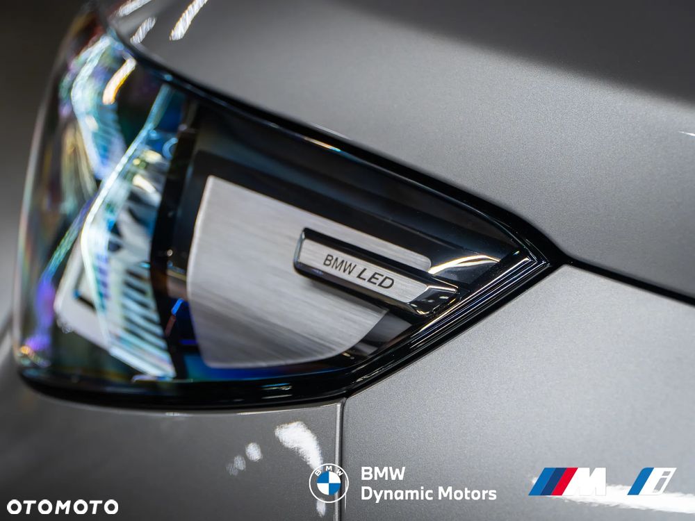 BMW iX1 eDrive20 M Sportpaket - 9