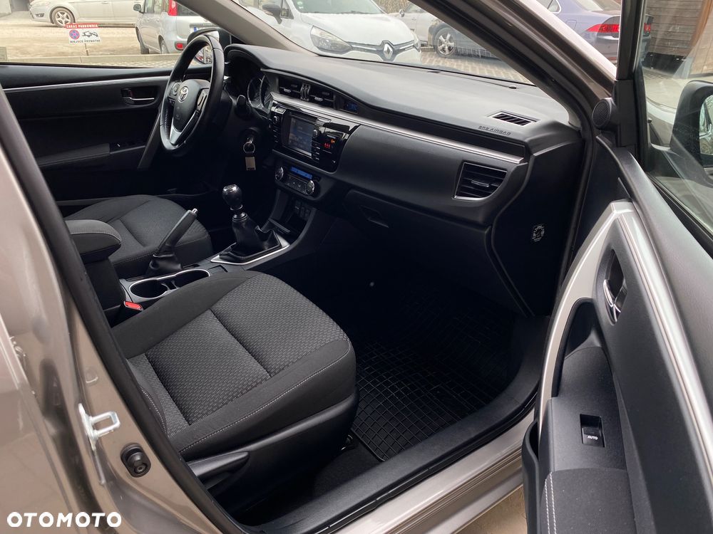 Toyota Corolla 1.6 Premium - 29
