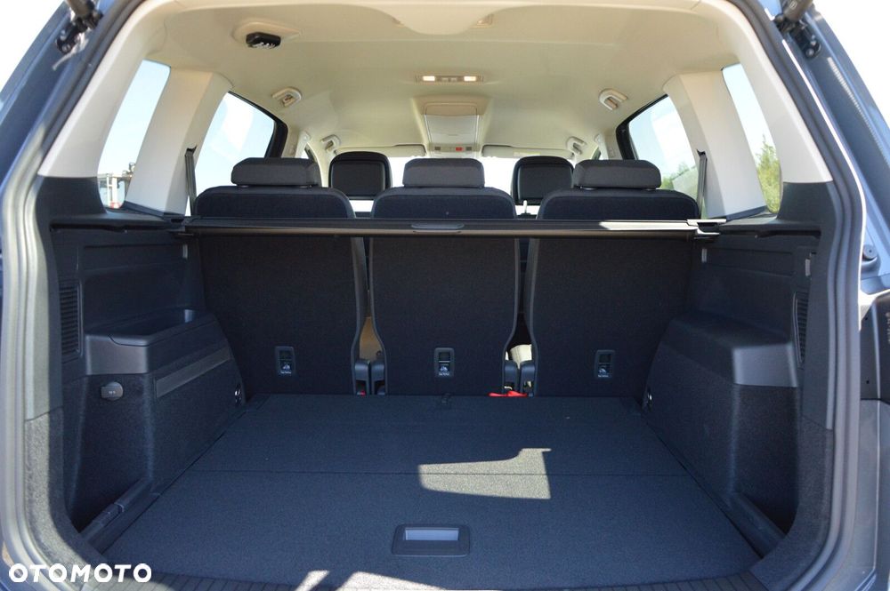 Volkswagen Touran - 21