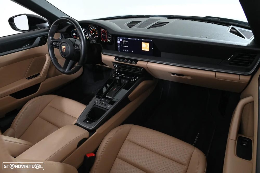 Porsche 911 (992) Carrera 4 PDK - 16