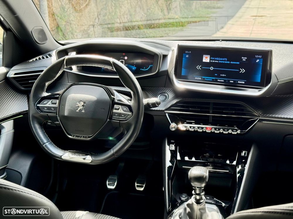 Peugeot 2008 1.2 PureTech GT Line - 8