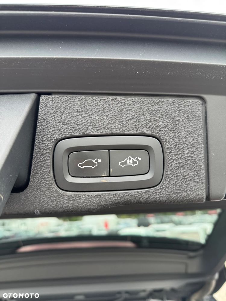Volvo XC 60 B4 D AWD Core - 28