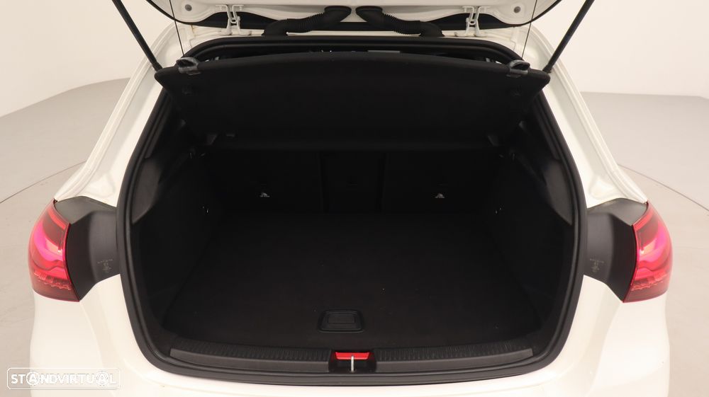 Mercedes-Benz A 250 e AMG Line - 30