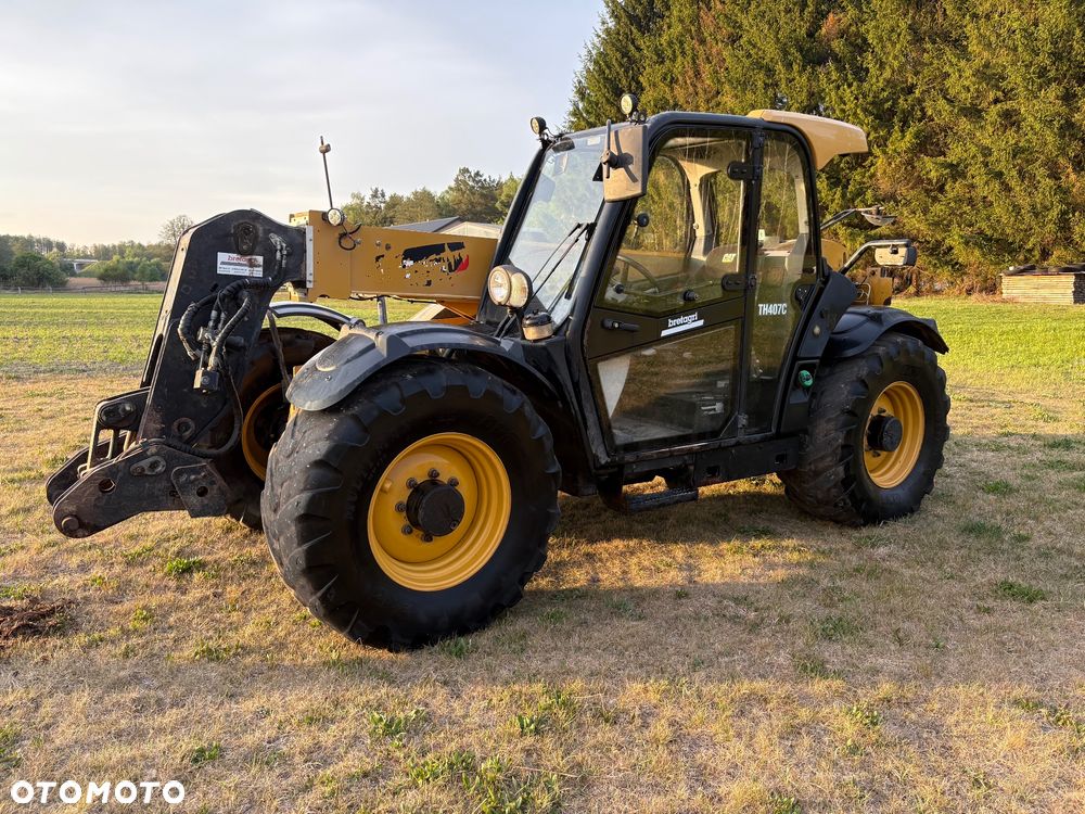 Caterpillar TH407C - 1
