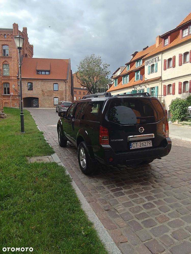 Nissan Pathfinder 2.5 D SE EU5 - 15