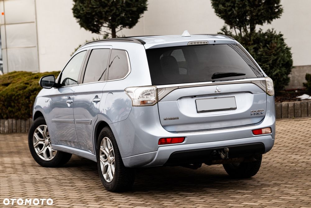 Mitsubishi Outlander 2.0 4WD Plus - 14