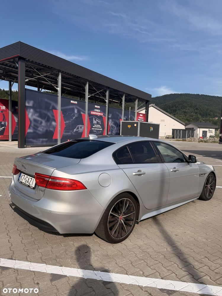 Jaguar XE 2.0 D AWD R-Sport - 6