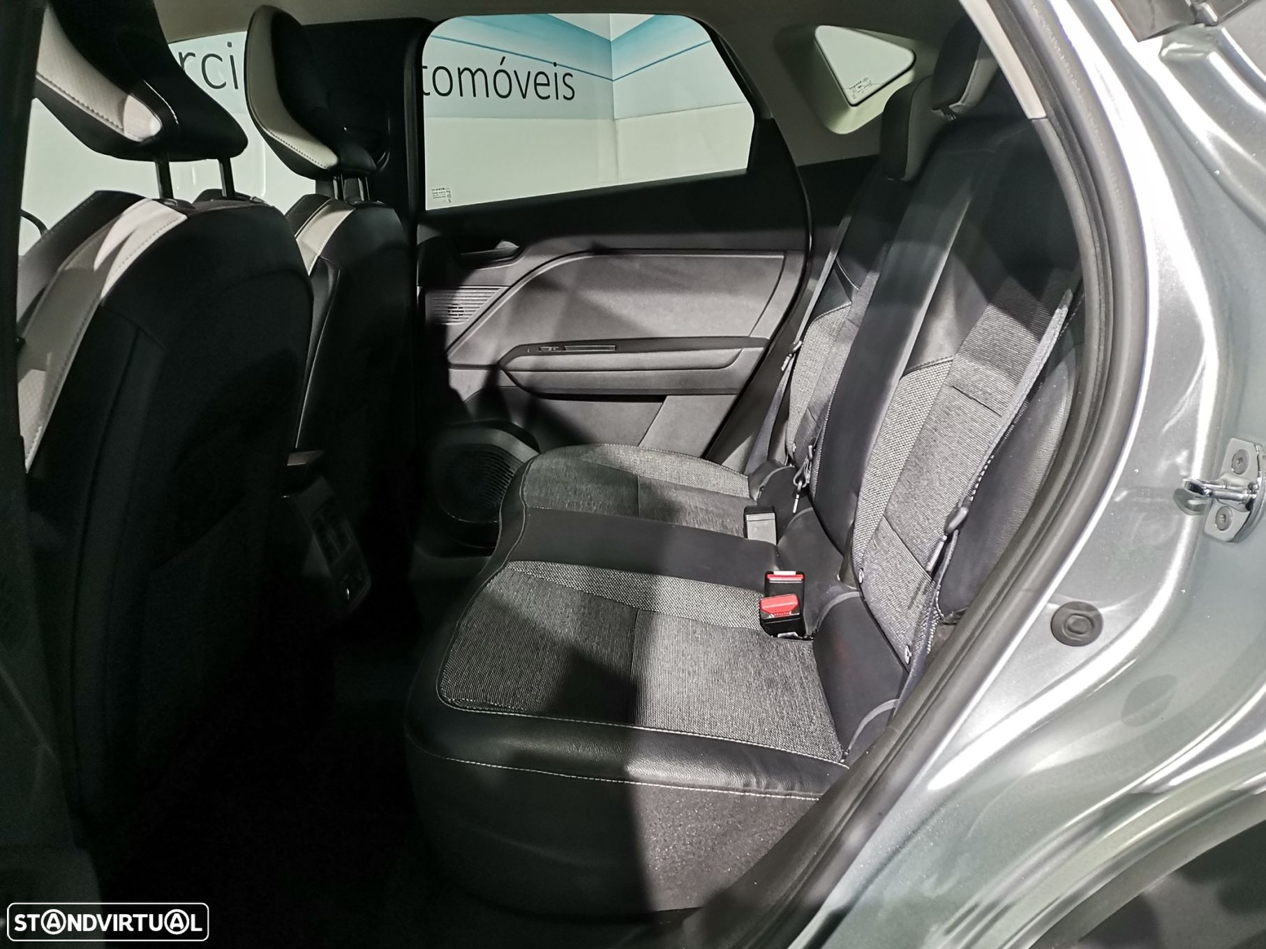 Renault Captur 1.0 TCe Exclusive - 10