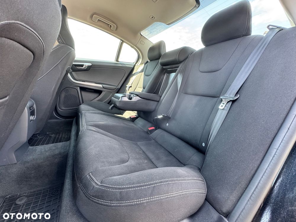 Volvo S60 D2 Momentum - 10