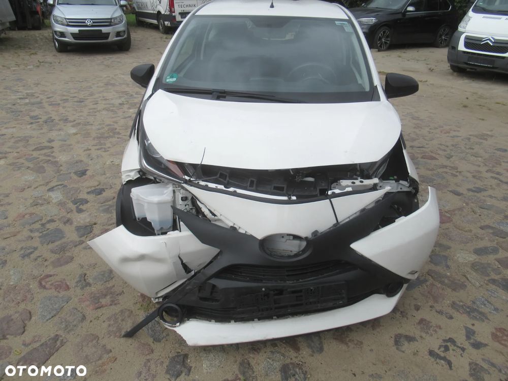 Toyota Aygo 1.0 VVT-i Sprint EU6 - 6