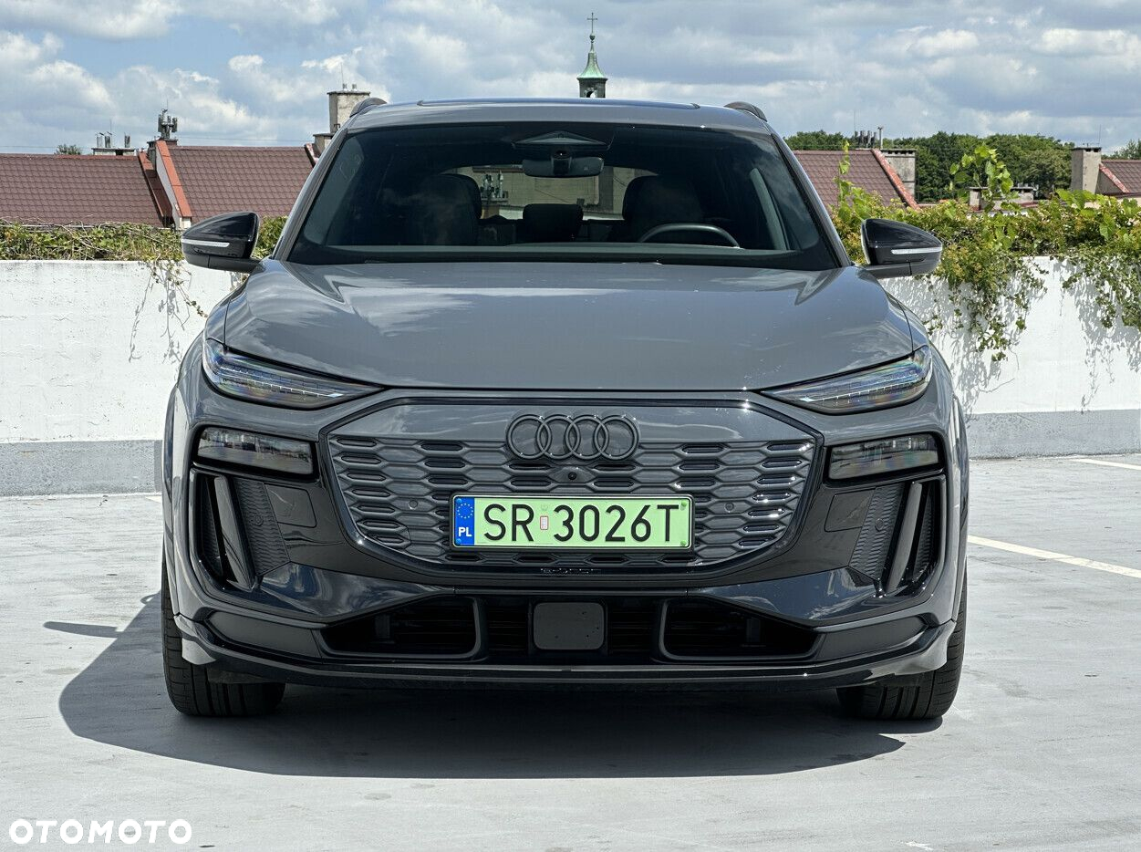 Audi Q6 e-tron - 5
