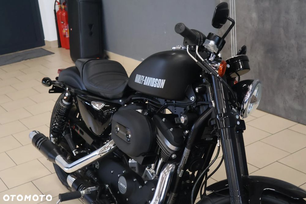 Harley-Davidson Sportster Roadster 1200R - 1