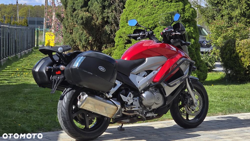 Honda VFR - 12