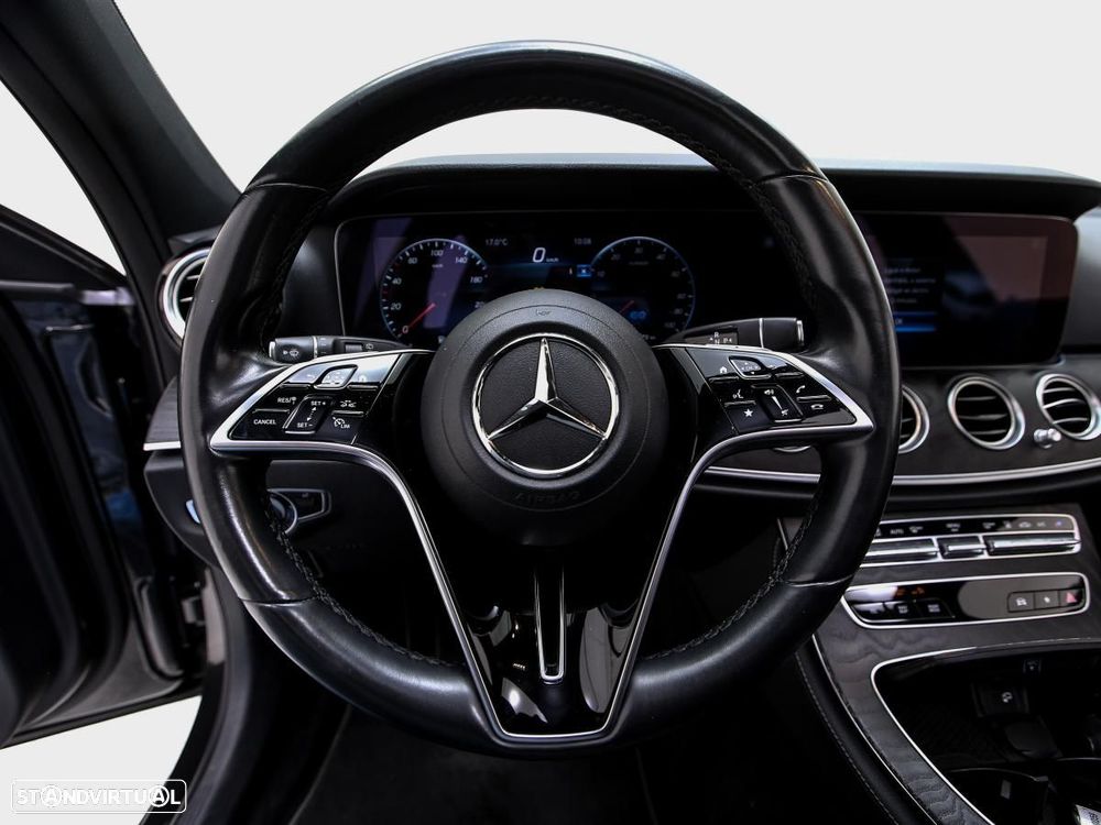 Mercedes-Benz E 300 de AMG Line 4Matic - 22