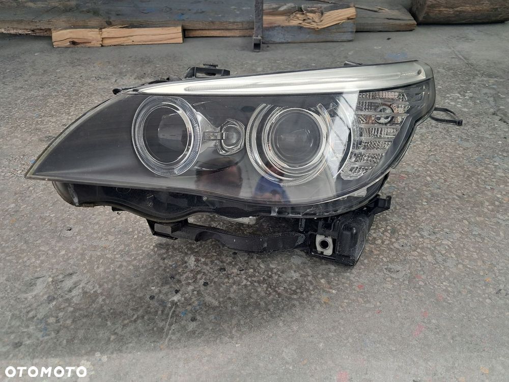 BMW 5 E60 E61 LIFT 07-10 Lampa przód lewa xenon nieskrętny 717773908 EU